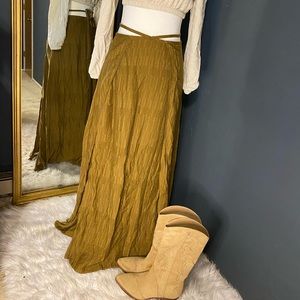 Small forever 21 slitted maxi skirt with Waist tie